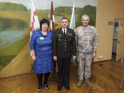 Iepazīstam zemessargu darbu