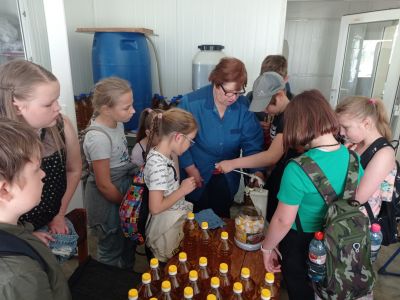 3.a klase apmeklēja zemnieku saimniecību Vīnkalni