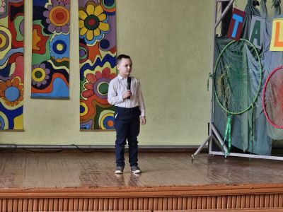 D.Rudzāts 3.a klase uzstājās ar dziesmu