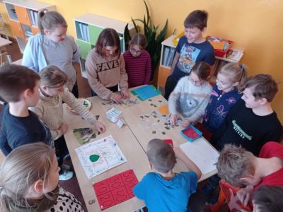 3.a klase paši izgatavoja spēles un spēlēja