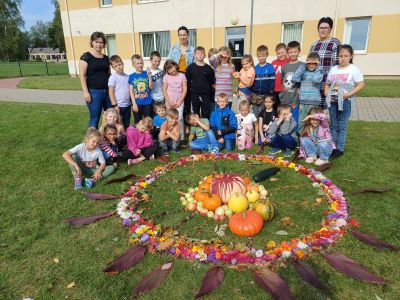 18.-22.09.23 Veidojam dabas materiālu gleznas