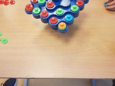 5.b klase spēlēja Wobblo