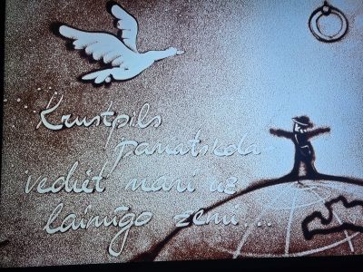 Skolas somas pasākums Smilšu kino improvizācijas izrāde 