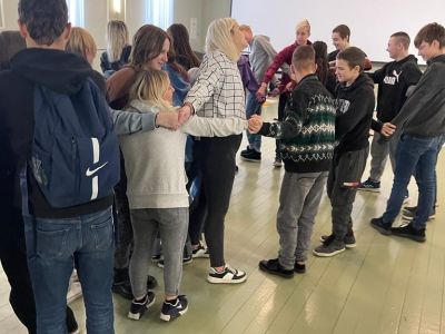 Skolēni iepazīstas ar JAK Komunikācijas dizaina programmu