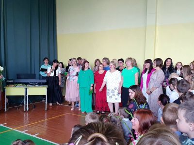 Skolotāju pārsteigums skolēniem- Nepareizā dziesma