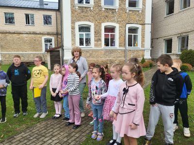 1.klase pastāstīja, kā Lieldienas svin citās zemēs
