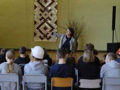 Skolas somas nodarbība Fotogrāfija un performance