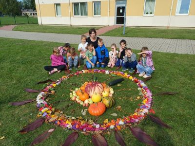 18.-22.09.23 Veidojam dabas materiālu gleznas