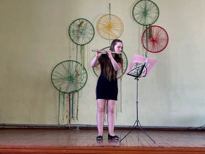 Talantu konkursā Esmeralda Kate 4.a priecēja ar skaņdarbu flautai