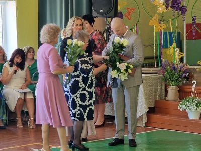 Veiksmīgu tālāko ceļu!