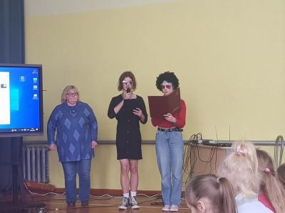Pasākuma vadītāji Emīlija un Dmitrijs
