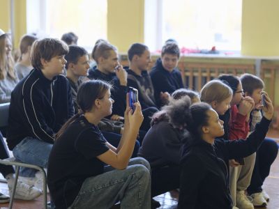 Skolas somas nodarbība Fotogrāfija un performance