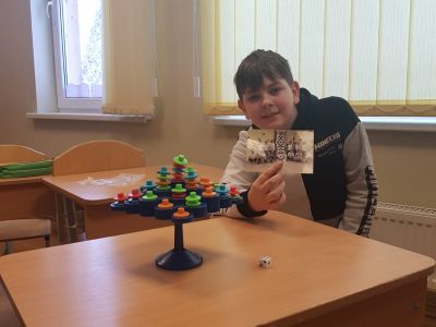 5.b klases Wobblo spēles uzvarētājs Alekss Solovjovs
