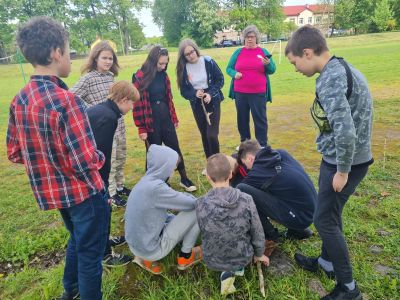 Zināšanas liekam lietā praktiskā darbībā.