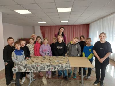 3.a klase apmeklē nodarbību- Māla stāsti: no idejas līdz mākslas darbam