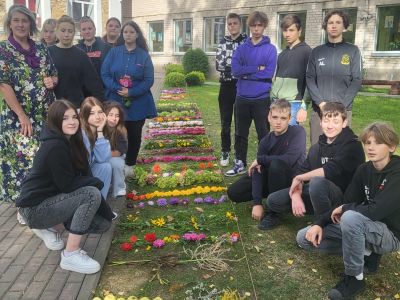 18.-22.09.23 Veidojam dabas materiālu gleznas