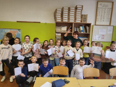“No stāsta līdz grāmatai” tikšanās ar stāstnieci Inesi Valteri