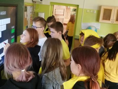 Stacija Latvijas daba- augi , putni un dzīvnieki