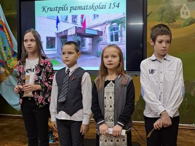 3.b klase sveic skolu svētkos