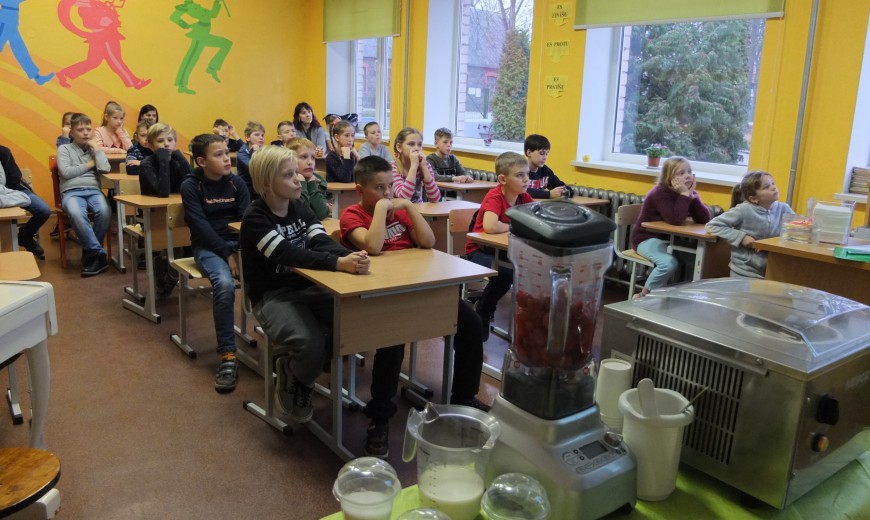 Krustpils pamatskolā viesojas “Ikšķiles saldējums”