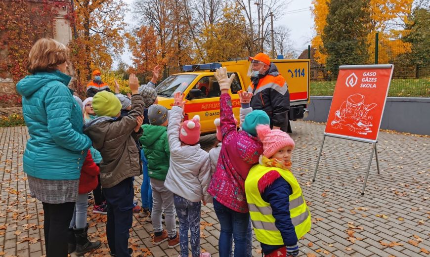 Krustpils pamatskolā viesojas GASO gāzes skola