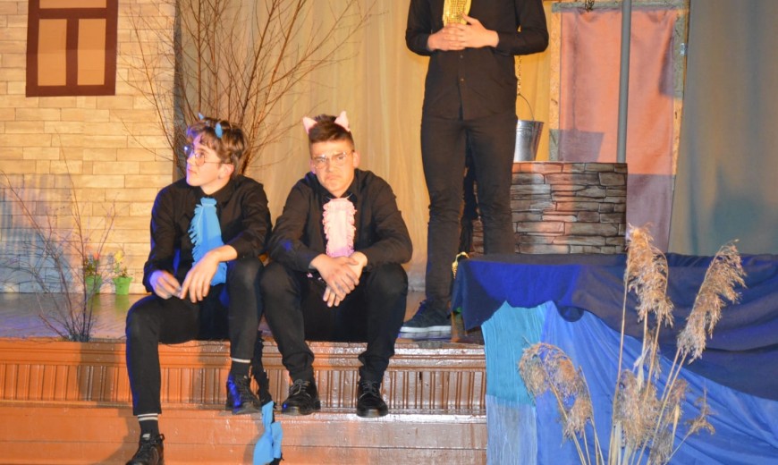 9. klase priecē ar lugu
