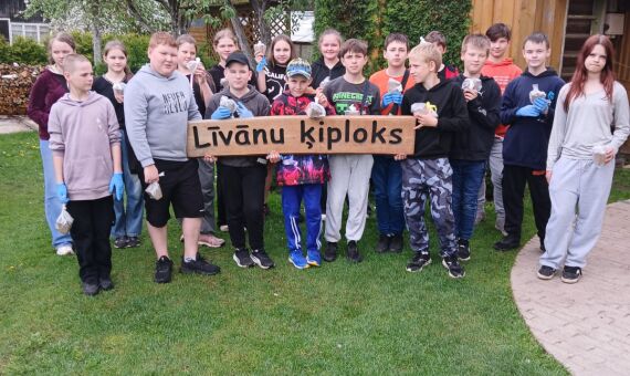 Ķiploka un stikla pasaule.