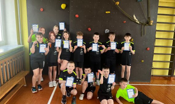 Piedalāmies LOK īstenotā projekta Sporto visa klase sacensībās