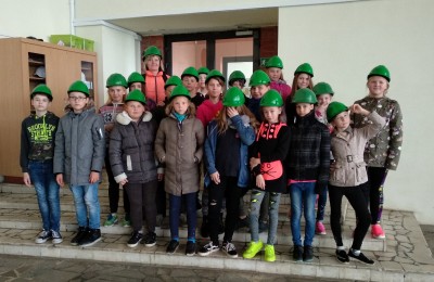 Krustpils pamatskola 6. klase iepazīst elektroenerģijas ražošanas procesu un gatavo kviešu mīklas bulciņas