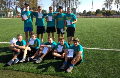 Krustpils pamatskolas komanda starpskolu futbola sacensībās iegūst 1. vietu  
