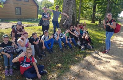 Olimpiskās dienas ietvaros Krustpils pamatskolas skolēni dodas pārgājienā “Pretī zelta rudenim.”
