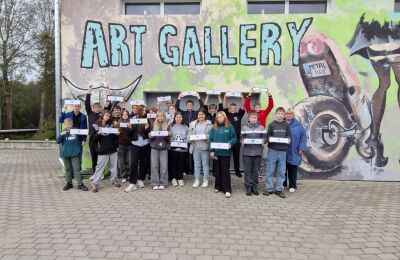 7.klase, apmeklējot galeriju Nester Custom, iepazīstas ar uzņēmējdarbību un radošu pieeju bisnesam