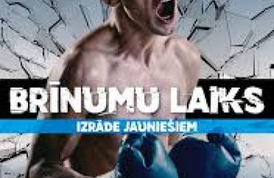 9.klase apmeklē izrādi “Brīnumu laiks.”